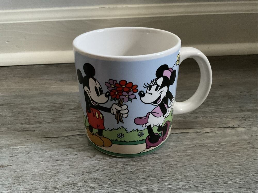 VTG DISNEY CLASIC MICKEY & MINNIE BOUQUET APPLAUSE COFFEE MUG